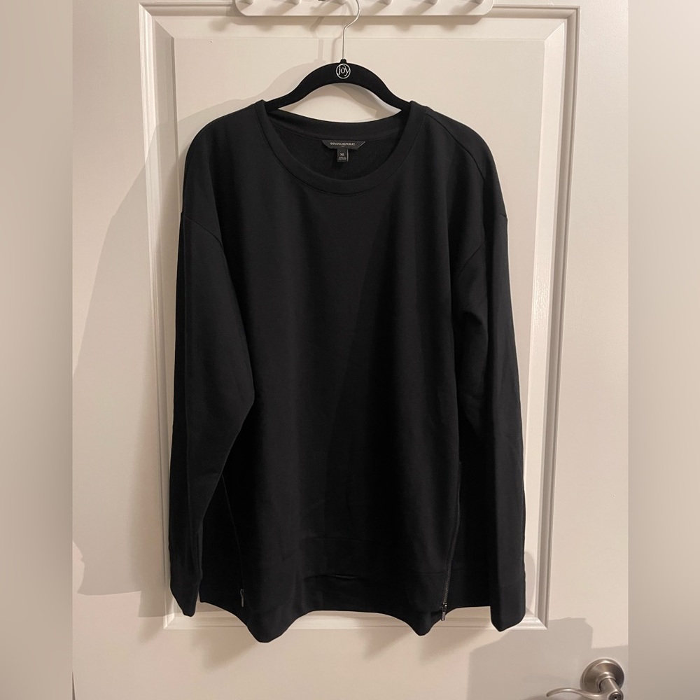 Banana Republic Women’s Black Sweatshirt with Side Zippers Size XL